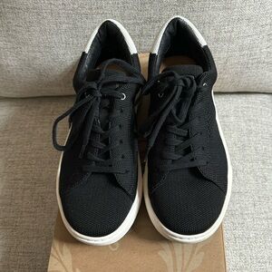 Black Sofft casual sneakers